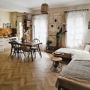 Lunaria Annua Centre-historique Avignon, à Deux Pas Du Palais, 4-5 Personnes Wifi Avignon